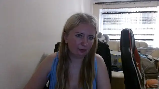 Snapshot of PeterAndJen chatting on 06/26/26, 05:39 PeterAndJen online show from 06/26/26, 05:39