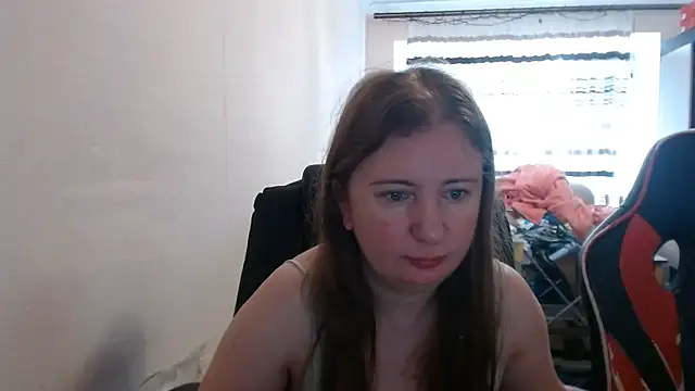 Snapshot of PeterAndJen chatting on 07/14/26, 05:12 PeterAndJen online show from 07/14/26, 05:12