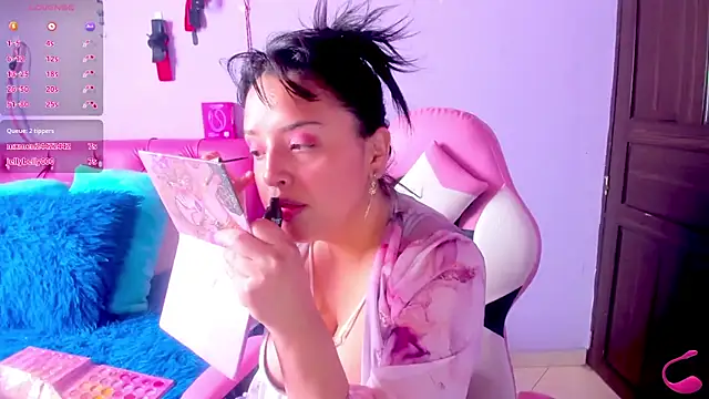 crissn0707 online show from 11/23/25, 12:16