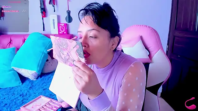 crissn0707 online show from 11/27/25, 02:19