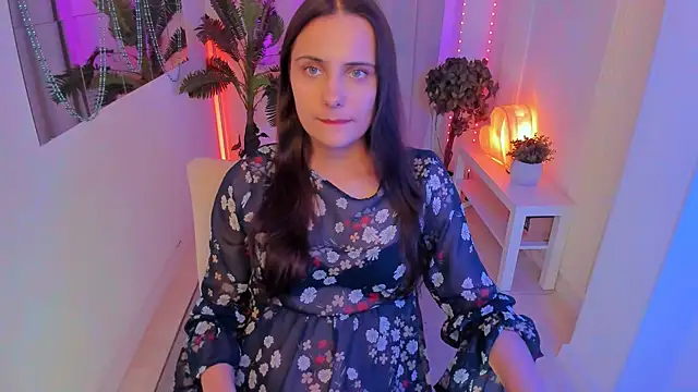 Snapshot of Orfeya chatting on 12/17/24, 04:21 Orfeya online show from 12/17/24, 04:21