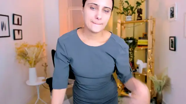 Snapshot of Orfeya chatting on 01/19/25, 04:14 Orfeya online show from 01/19/25, 04:14