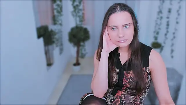 Snapshot of Orfeya chatting on 03/07/26, 11:18 Orfeya online show from 03/07/26, 11:18