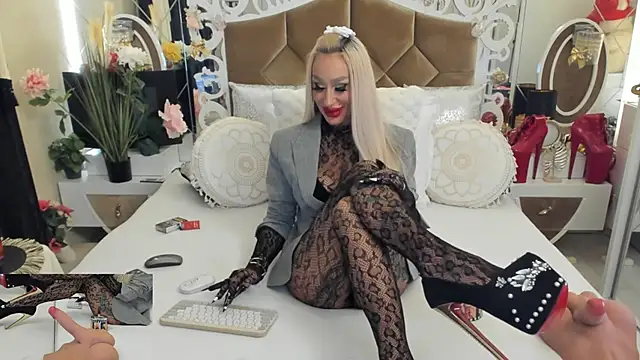 Snapshot of hotgirlsmoking_69xxx chatting on 09/14/25, 03:00 hotgirlsmoking 69xxx online show from 09/14/25, 03:00