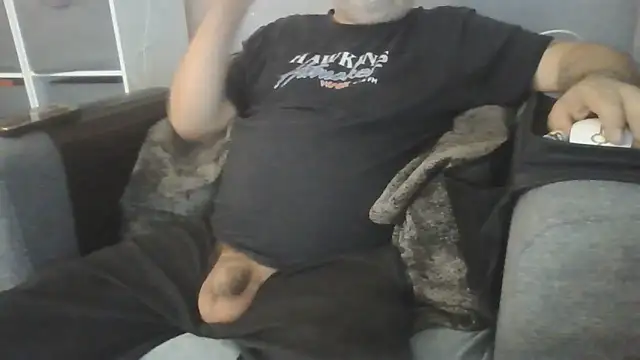 Snapshot of Naturistmale45 chatting on 06/05/26, 05:51 Naturistmale45 online show from 06/05/26, 05:51