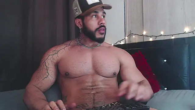 Snapshot of Artemis_Kazttman chatting on 12/22/24, 10:25 Artemis Kazttman online show from 12/22/24, 10:25