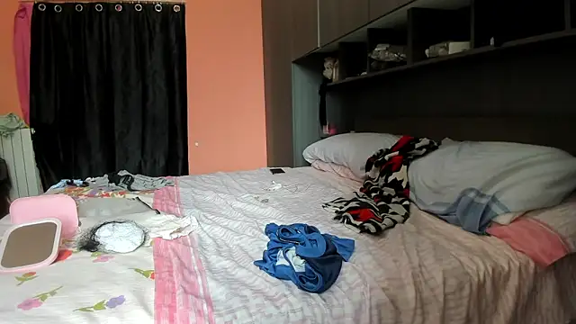 wanderlustxxx  online show from 10/19/25, 01:34