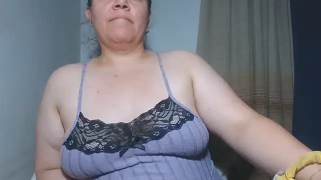 Snapshot of agathamiller01 chatting on 10/04/25, 01:47 agathamiller01 online show from 10/04/25, 01:47