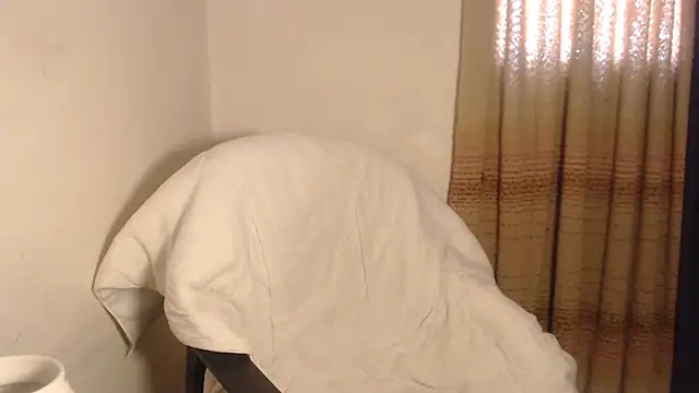 Snapshot of agathamiller01 chatting on 12/01/25, 01:16 agathamiller01 online show from 12/01/25, 01:16