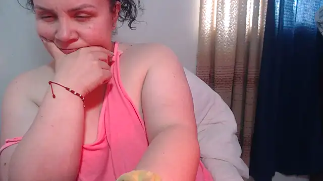 Snapshot of agathamiller01 chatting on 12/13/25, 07:53 agathamiller01 online show from 12/13/25, 07:53