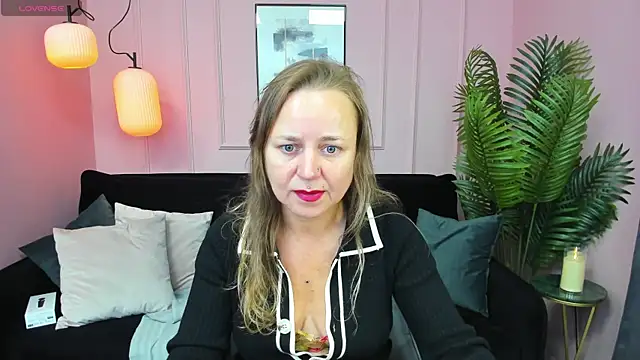 Snapshot of GabrielGold chatting on 09/11/25, 08:31 GabrielGold online show from 09/11/25, 08:31