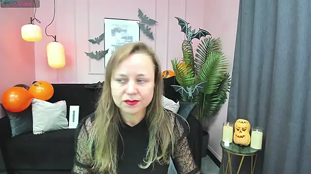 Snapshot of GabrielGold chatting on 10/30/25, 08:31 GabrielGold online show from 10/30/25, 08:31