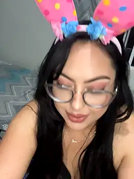 Snapshot of MileyGia chatting on 10/29/25, 12:57 MileyGia online show from 10/29/25, 12:57