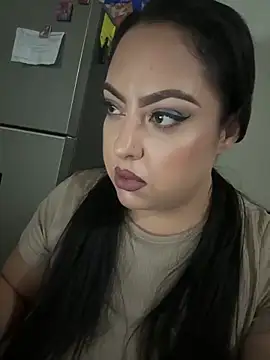 Snapshot of MileyGia chatting on 11/29/25, 12:35 MileyGia online show from 11/29/25, 12:35