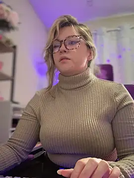 JennKenobi online show from 02/13/25, 03:03