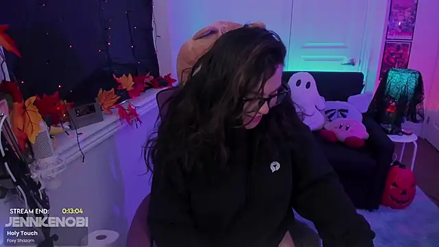 JennKenobi online show from 10/16/25, 02:40