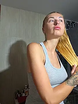 Snapshot of kylie_blck chatting on 06/04/26, 03:01 kylie blck online show from 06/04/26, 03:01