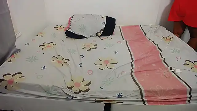 Snapshot of dayanasanz chatting on 03/12/25, 09:35 dayanasanz online show from 03/12/25, 09:35