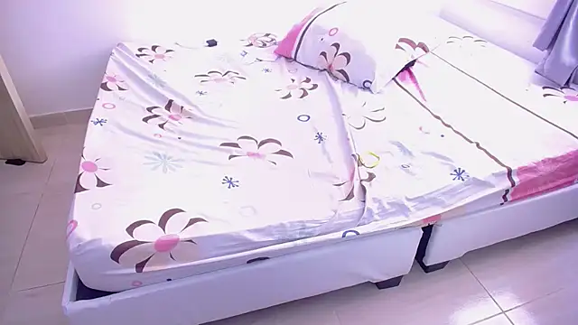 Snapshot of dayanasanz chatting on 03/19/25, 06:55 dayanasanz online show from 03/19/25, 06:55