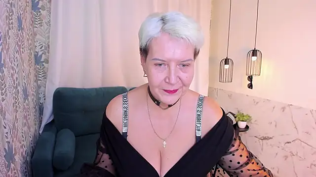 Snapshot of KathySunn chatting on 04/01/26, 01:23 KathySunn online show from 04/01/26, 01:23