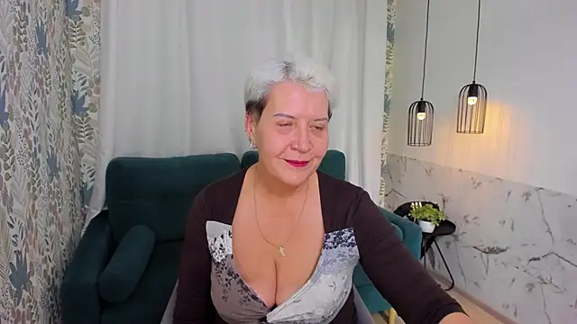 Snapshot of KathySunn chatting on 04/07/26, 01:11 KathySunn online show from 04/07/26, 01:11