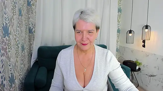 Snapshot of KathySunn chatting on 04/13/26, 02:00 KathySunn online show from 04/13/26, 02:00