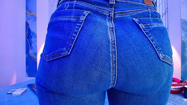 lorrayne  online show from 10/31/25, 12:06