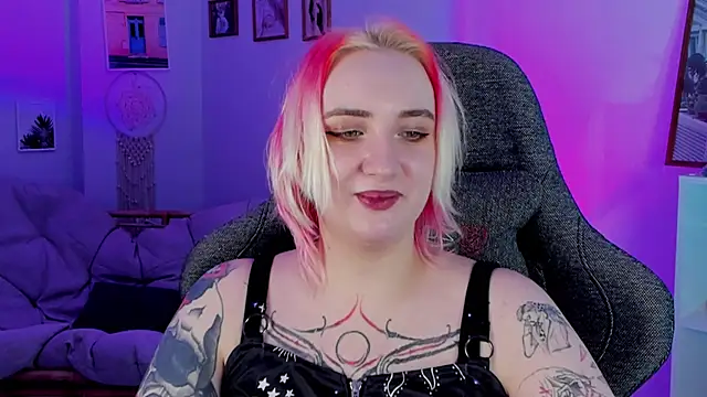 AsheLucker online show from 02/12/25, 08:40