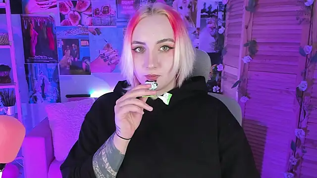 AsheLucker online show from 02/13/25, 08:34