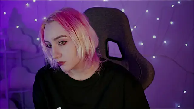 AsheLucker online show from 02/21/25, 02:17