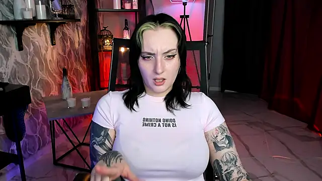 AsheLucker online show from 10/19/25, 10:32