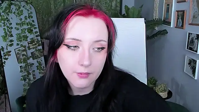 Snapshot of AsheLucker chatting on 03/26/26, 01:44 AsheLucker online show from 03/26/26, 01:44