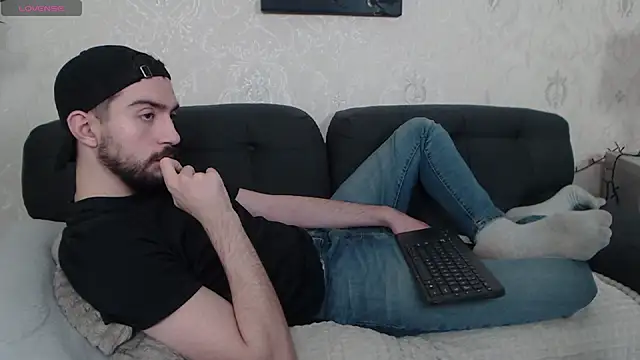 Snapshot of Dylan_Best chatting on 01/11/25, 02:41 Dylan Best online show from 01/11/25, 02:41