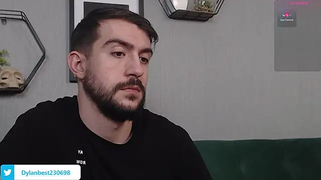 Snapshot of Dylan_Best chatting on 02/10/25, 10:40 Dylan Best online show from 02/10/25, 10:40
