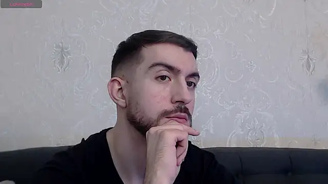 Snapshot of Dylan_Best chatting on 03/08/25, 12:33 Dylan Best online show from 03/08/25, 12:33