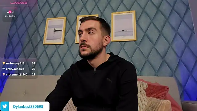 Snapshot of Dylan_Best chatting on 03/18/25, 02:48 Dylan Best online show from 03/18/25, 02:48