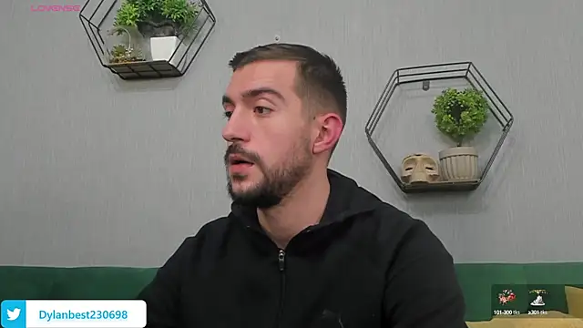 Snapshot of Dylan_Best chatting on 10/13/25, 01:16 Dylan Best online show from 10/13/25, 01:16