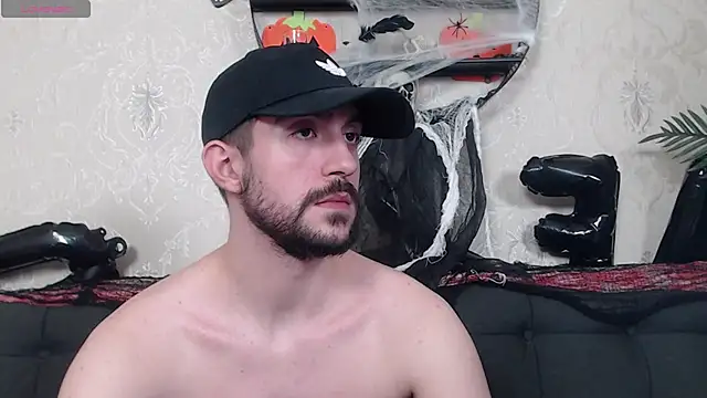 Snapshot of Dylan_Best chatting on 10/30/25, 12:23 Dylan Best online show from 10/30/25, 12:23