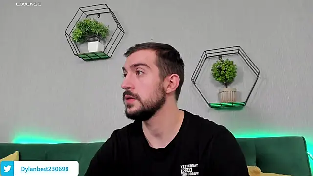 Snapshot of Dylan_Best chatting on 11/05/25, 10:54 Dylan Best online show from 11/05/25, 10:54