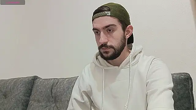 Snapshot of Dylan_Best chatting on 11/12/25, 06:41 Dylan Best online show from 11/12/25, 06:41