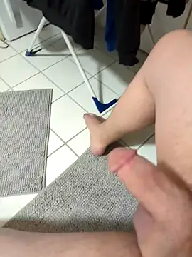 Snapshot of Philip266@xh chatting on 12/19/24, 04:56 Philip266xh online show from 12/19/24, 04:56