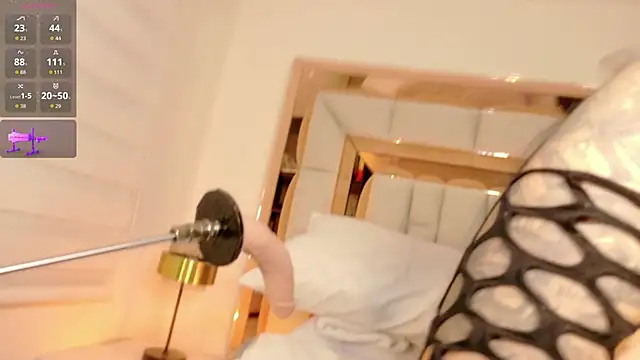 im yours 01 online show from 02/24/26, 04:54