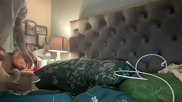 Snapshot of short_sweetpea chatting on 01/13/26, 09:25 short sweetpea online show from 01/13/26, 09:25