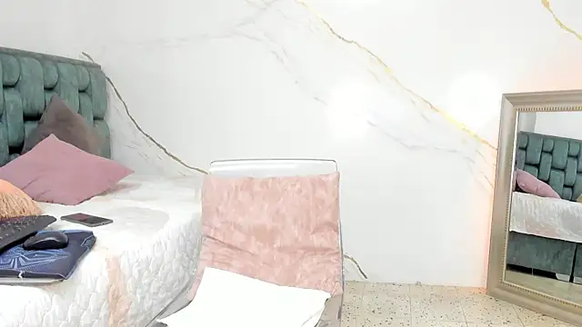 IsiisLovei online show from 09/09/25, 02:27