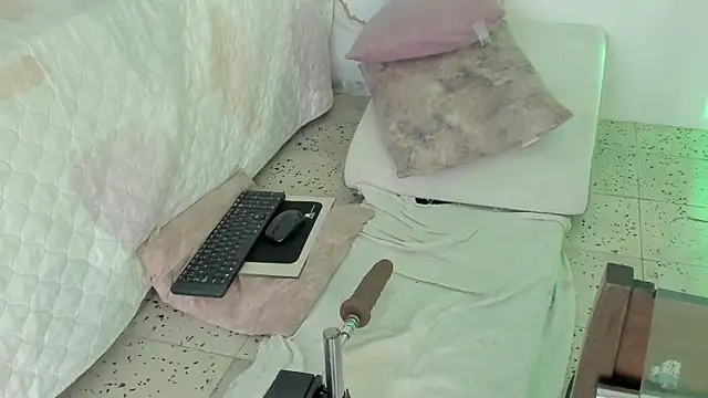 IsiisLovei online show from 01/07/26, 02:41