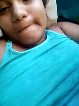 Hilarybunnyy online show from 02/11/25, 01:52