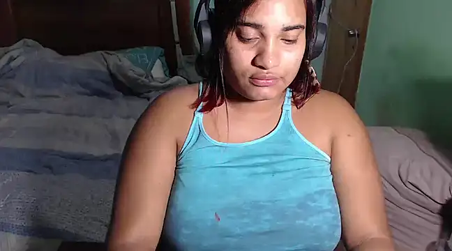 Hilarybunnyy online show from 03/06/25, 12:32