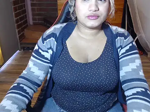 Snapshot of Hilarybunnyy chatting on 04/26/26, 03:42 Hilarybunnyy online show from 04/26/26, 03:42