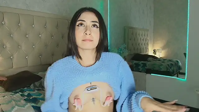 Snapshot of nini_love01 chatting on 03/20/25, 06:19 nini love01 online show from 03/20/25, 06:19