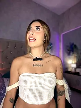 Snapshot of nini_love01 chatting on 10/02/25, 03:46 nini love01 online show from 10/02/25, 03:46